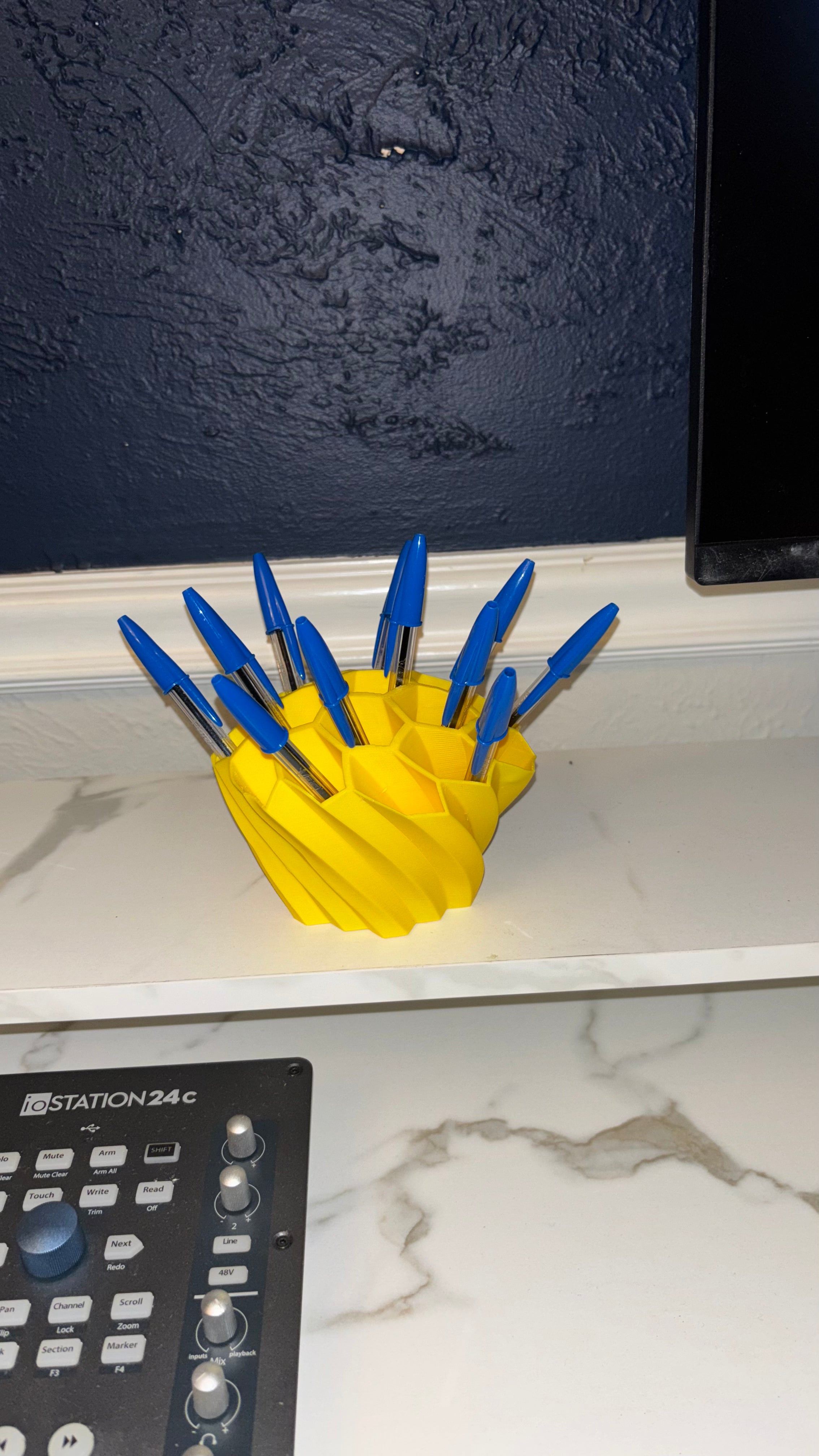Honeycomb Pencil Holder – Modern 3D Printed Desk Organizer