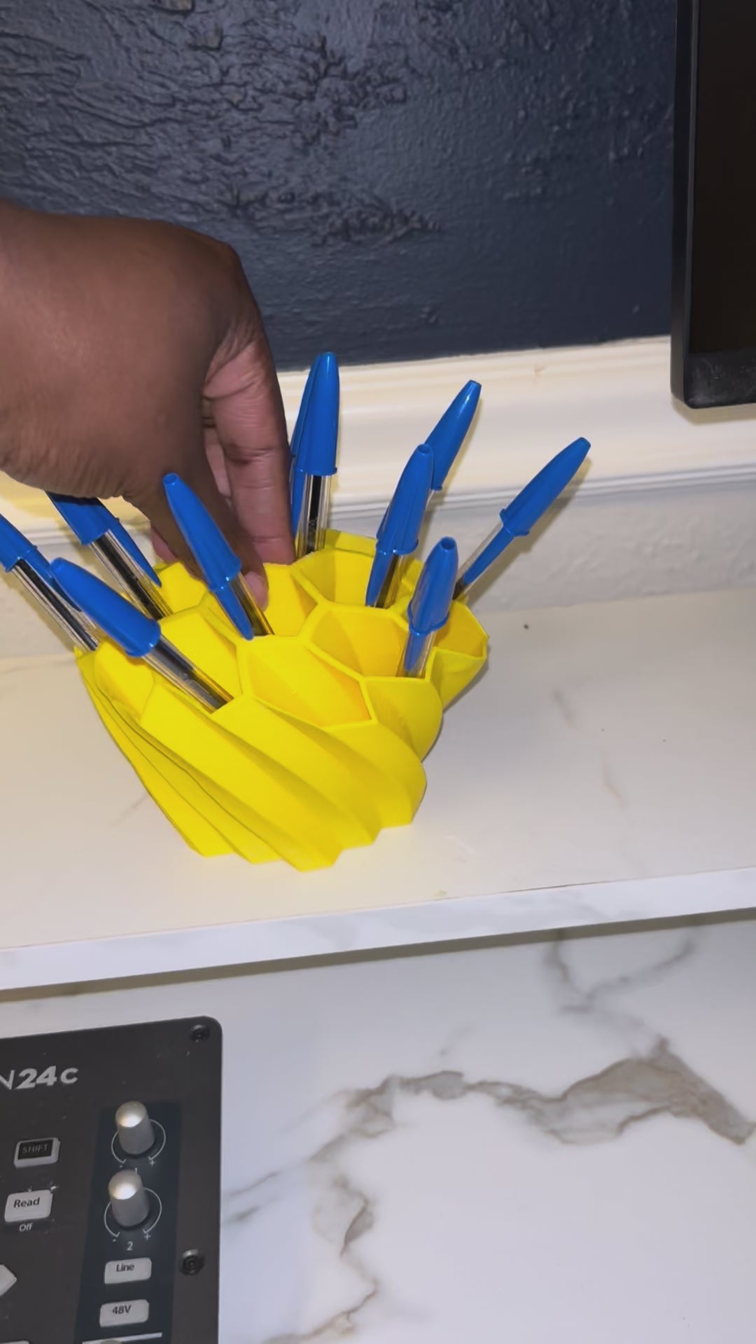 Honeycomb Pencil Holder – Modern 3D Printed Desk Organizer