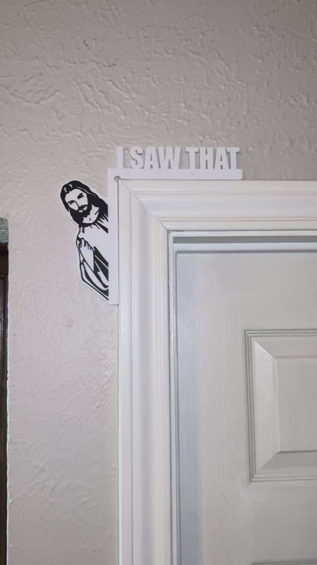 “I Saw That” Jesus Door Corner Hanger – Funny Christian Home Décor